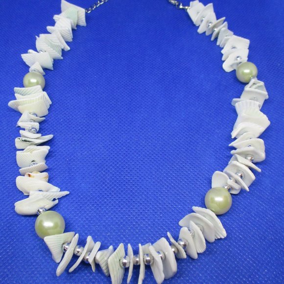 Seashell Necklace Real Seashell Chips Faux Pearls SilverTone Plastic Spacer Bead - Picture 7 of 12